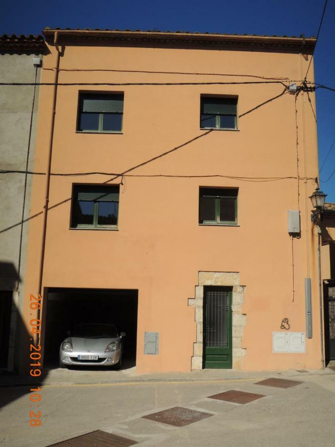 Apartament Jasmine Apartment Besalú Екстериор снимка